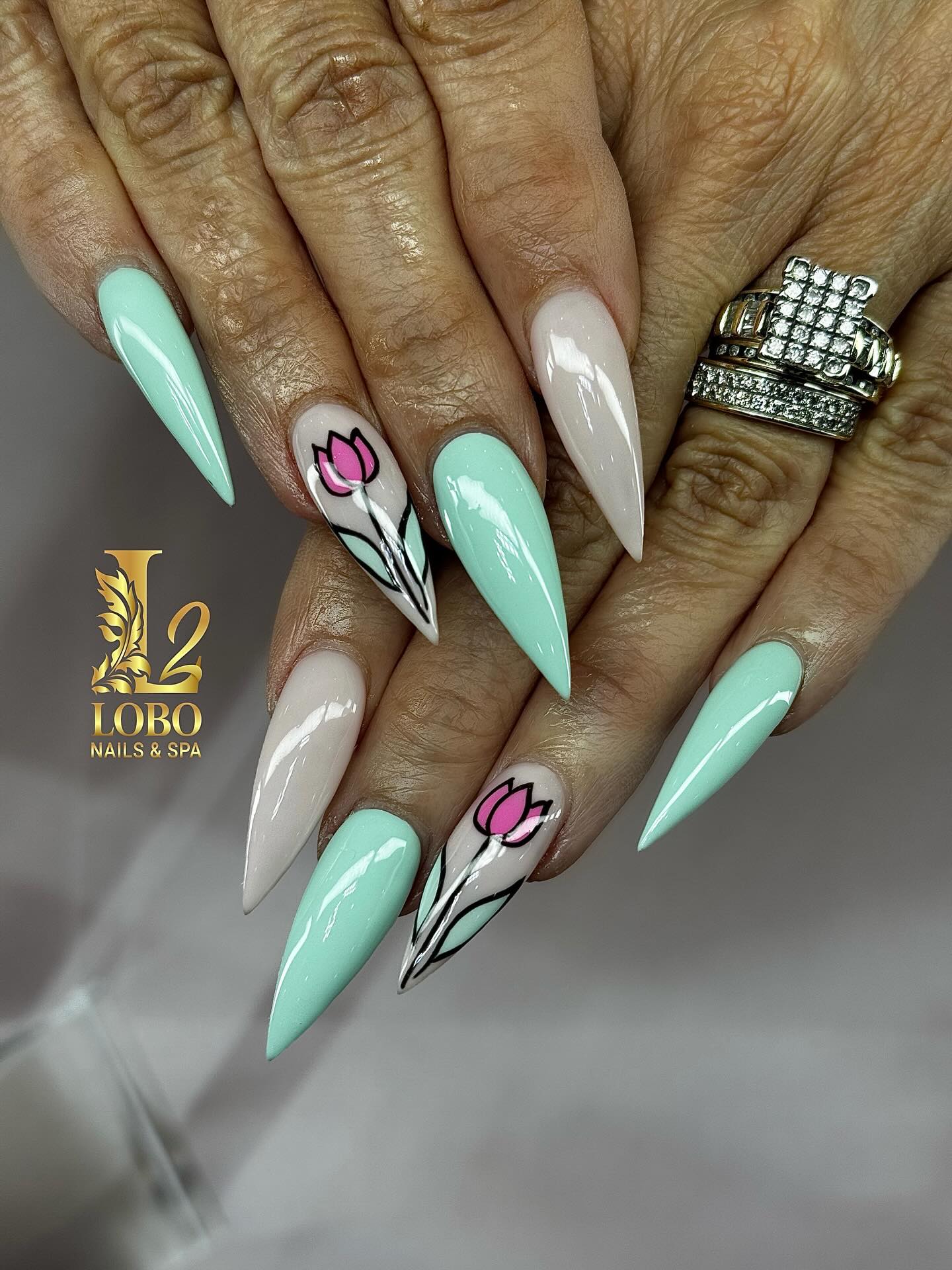 Lobo Nails & Spa 2